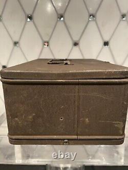 BX-31-A Signal Corps Metal Box & Patches Photos Army & Air Force WWII, 11/1/1943