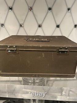 BX-31-A Signal Corps Metal Box & Patches Photos Army & Air Force WWII, 11/1/1943