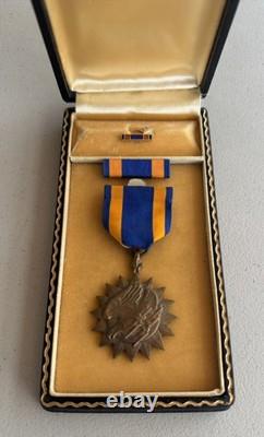 Early WW2 US Army Air Corps Air Medal Wrap Brooch Medal Cased WWII