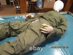 ORIGINAL WW2 ARMY AIR CORP ELECTRIC HEATED FLIGHT SUIT ENSEMBLE With LIFE SIZE DUM