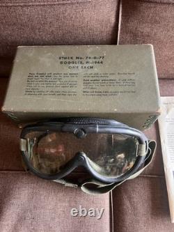 Original WWII Polaroid U. S. Army Air Force Flying Goggles AAF B-8 in Box, M-1944