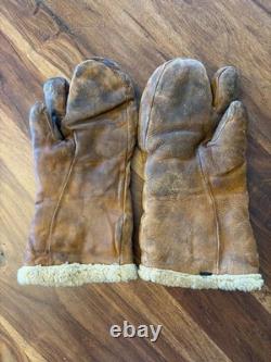 Original World War II U. S. Army Air Force (USAAF) Type A-9A winter flying gloves
