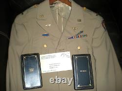 WW2 ARMY AIR CORPS LT. TUNIC PILOT 766th BOMB SQDN withMEDAL CASES IDENTIFIED