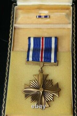 WW2 Army Air Corps Distinguished Flying Cross Medal DFC Named With Case Box