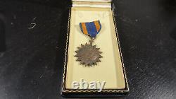 WWII ERA US Army Air Corps Force BOXED Air Medal Full Wrapped Brooch