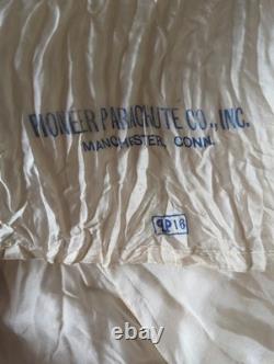 WWII Small parachute / Drouge 1942 WW2 USA army Air Corps Pilot Chute Read