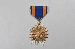 WWII U. S. ARMY AIR CORPS AIR MEDAL withWRAP BROACH NUMBERED