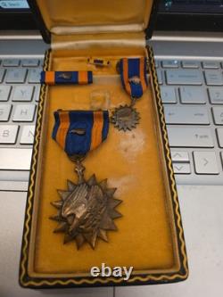 WW 2 US Army Air Medal Full Wrap Broach +Ribbon +Lapel Pin With Clusters in Case