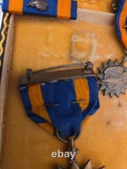 WW 2 US Army Air Medal Full Wrap Broach +Ribbon +Lapel Pin With Clusters in Case