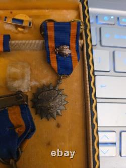 WW 2 US Army Air Medal Full Wrap Broach +Ribbon +Lapel Pin With Clusters in Case