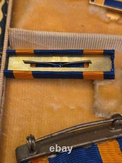 WW 2 US Army Air Medal Full Wrap Broach +Ribbon +Lapel Pin With Clusters in Case
