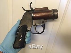 WW 2 stamped 1942 US Army Air Corp CEVC Eureka M-8 Pyrotechnic- Flare Launcher