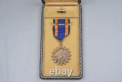 Wwii U. S. Army Air Corps Air Medal In Black Leatherette Presentation Case