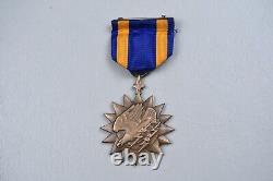 Wwii U. S. Army Air Corps Air Medal In Case Early Wrap Broach