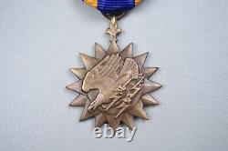 Wwii U. S. Army Air Corps Air Medal In Case Early Wrap Broach